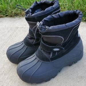 Snow boots